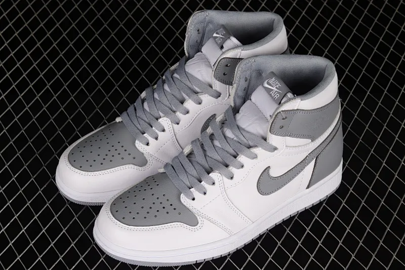 All categories Air Jordan Jordan series basketball shoes Air Jordan 1 High Air Jordan 1 High OG "Stealth" AJ1 Joe 1 high top white gray 555088-037